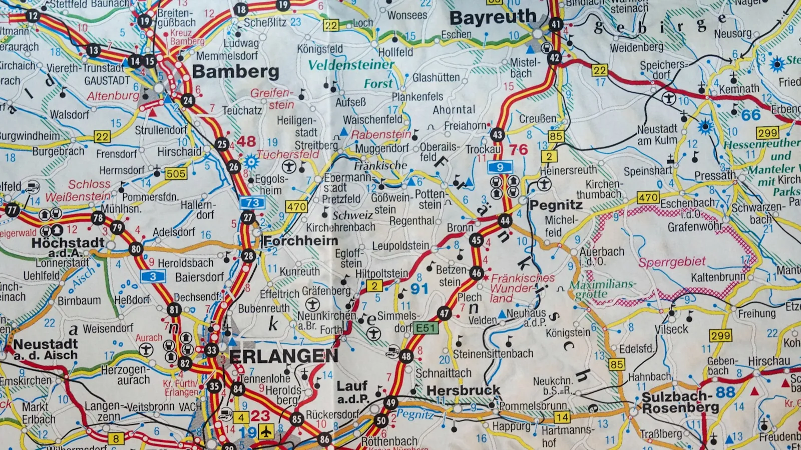 Googleマップで地域ビジネスを検索する様子